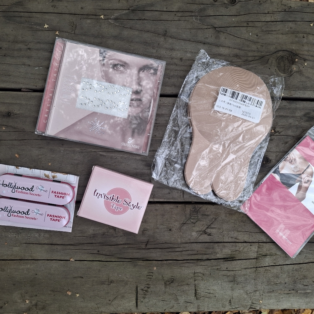 Hollywood Fashion Secrets Tape and Accessories Set